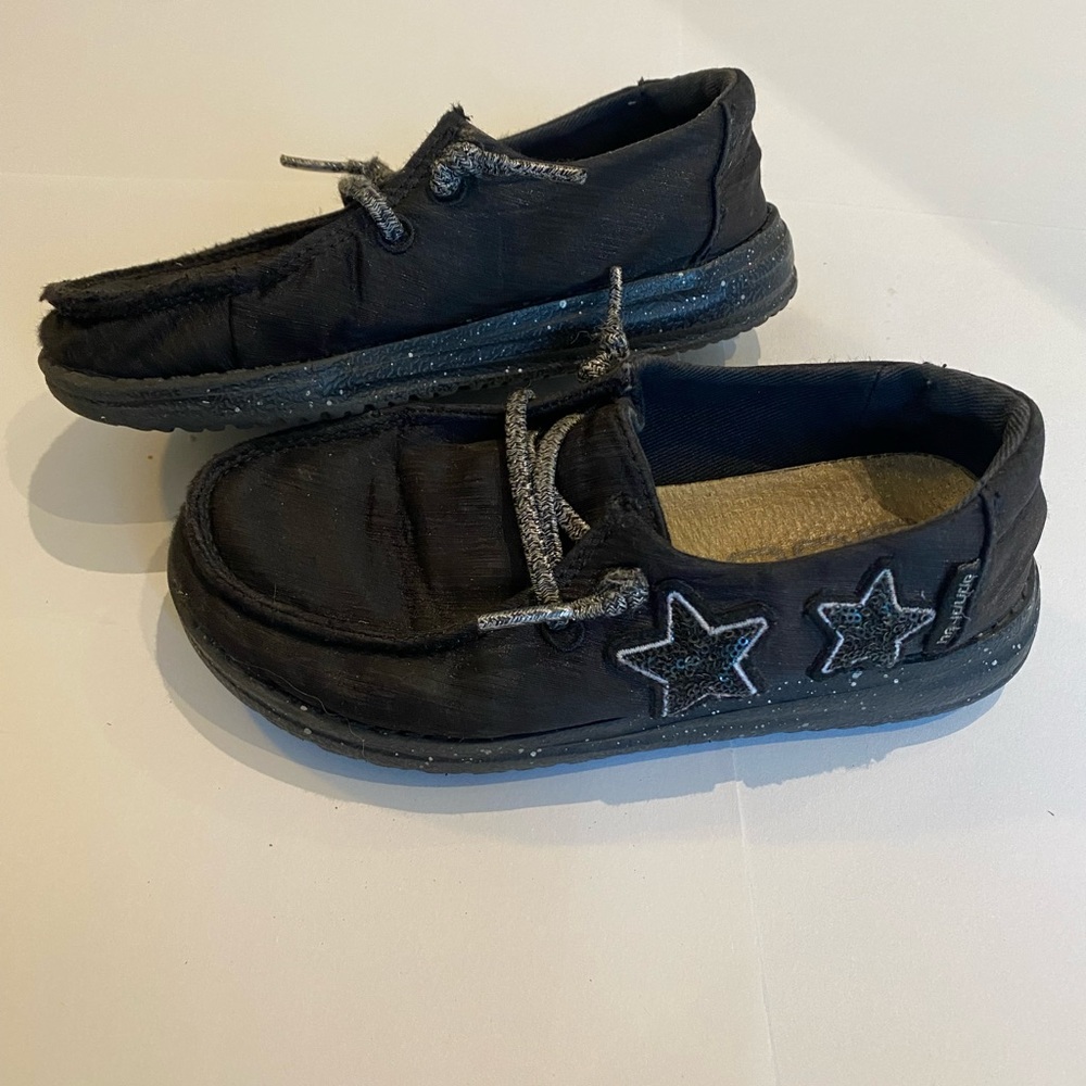 Girls Hey Dudes size 10